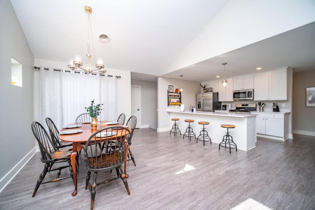 New Beautiful 3 Bedroom Condo In Бетендорф Екстериор снимка